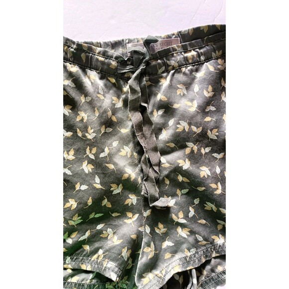 Victoria's Secret 100% Silk Pajama Shorts Size XL Green Floral Sleep Shorts - Picture 4 of 5